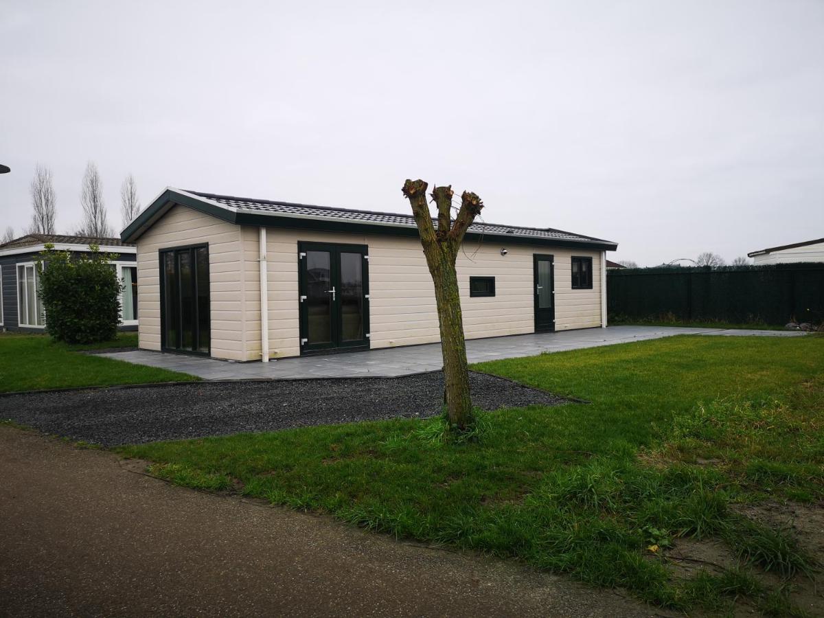 Gezellig Chalet Met Eigen Parkeerplaats, Park In Aanbouw, Geen Wi Fi Villa Molenschot Exterior photo